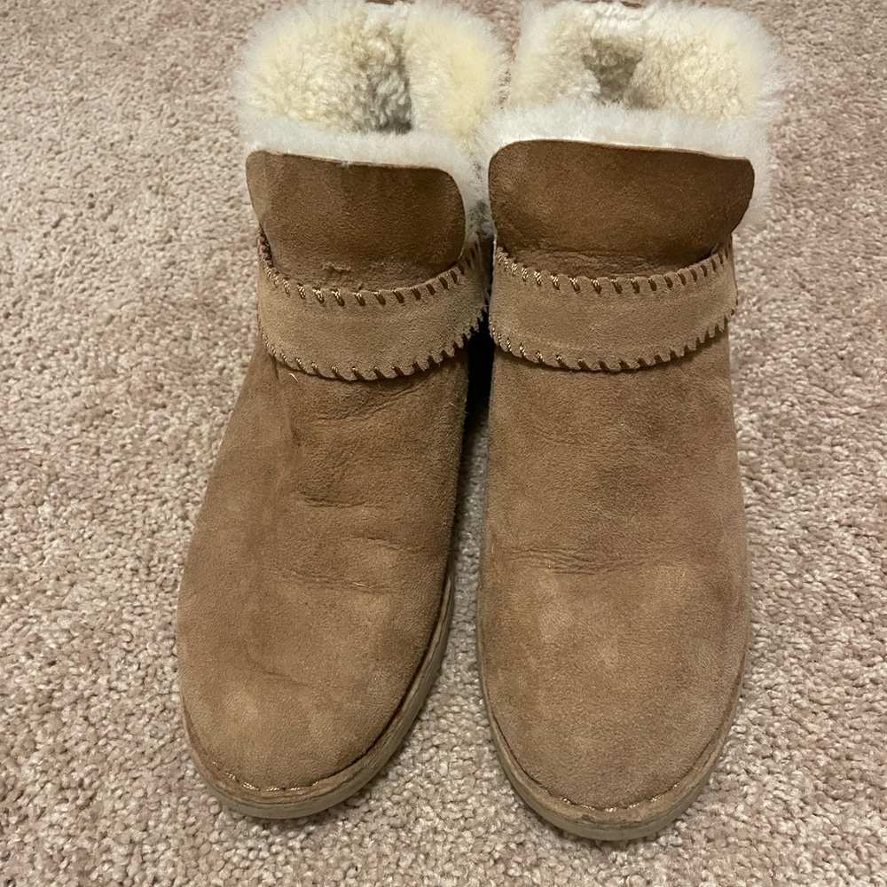 Women's Brown Shearling-Lined Boots